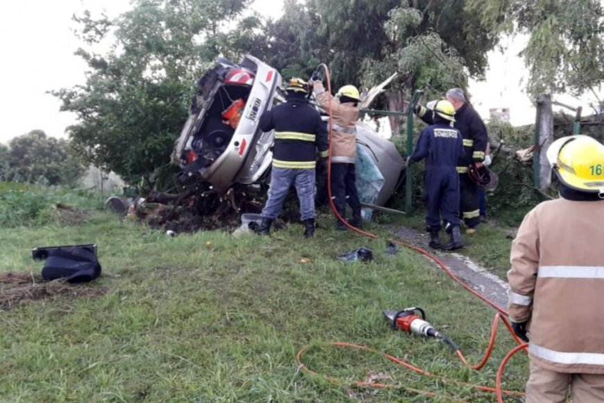 Fatal accidente en Ruta 11: Dos personas perdieron la vida tras un ...