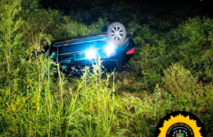 Conductor volcó su auto sobre Autovía 18: adujo que se trató de un posible desperfecto mecánico | GENESIS24.NET > Portal Multimedia Líder en Noticias