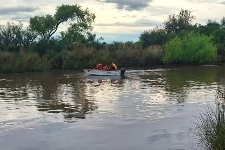 Hallaron el cuerpo del hombre que cayó al río Gualeguay mientras pescaba | GENESIS24.NET > Portal Multimedia Líder en Noticias