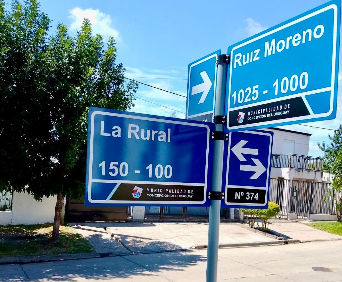 Se instalan nuevos carteles nomencladores en las calles | GENESIS24.NET > Portal Multimedia Líder en Noticias