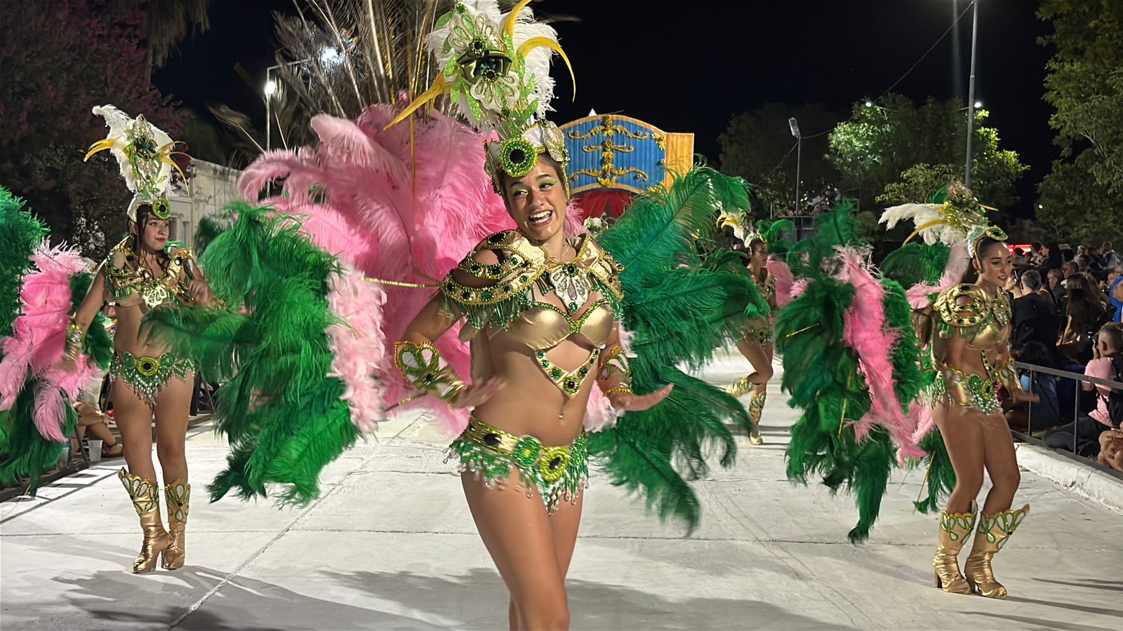 Los Carnavales de Caseros tuvieron su tercera noche y se preparan para la premiación del 7 de febrero | GENESIS24.NET > Portal Multimedia Líder en Noticias
